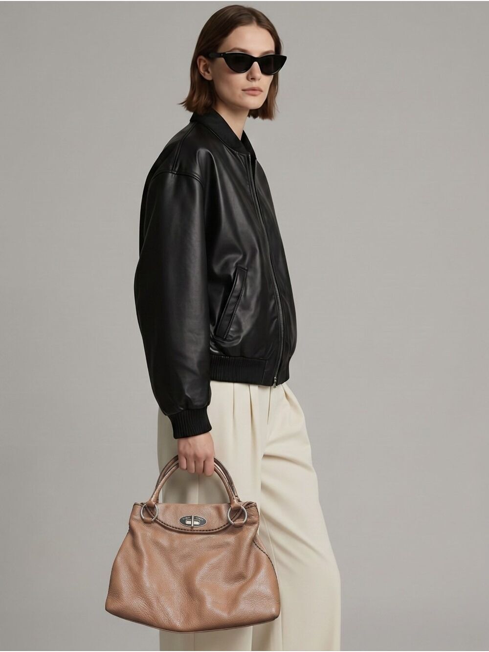 HP. Plinio Visona Hand Bag